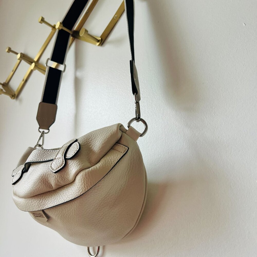 Crossbody Bum Bag in Cream, NWOT - Picture 4 of 11